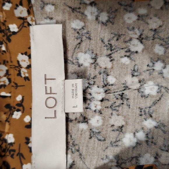 L Loft Brown floral top with ruffle and tie sleeveless NWT - Picture 3 of 6